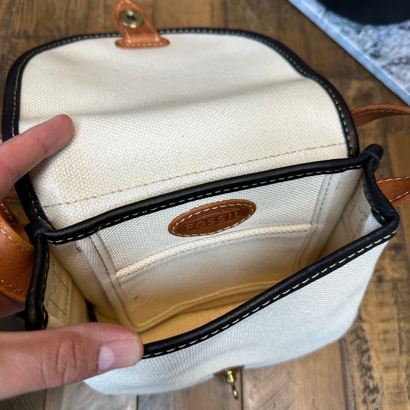 Fossil Austin Fab Small Flap Crossbody (Bone) NWOT - Picture 6 of 7